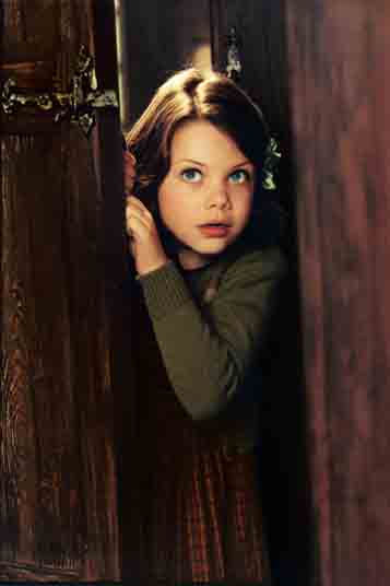 Lucy Pensive Narnia
