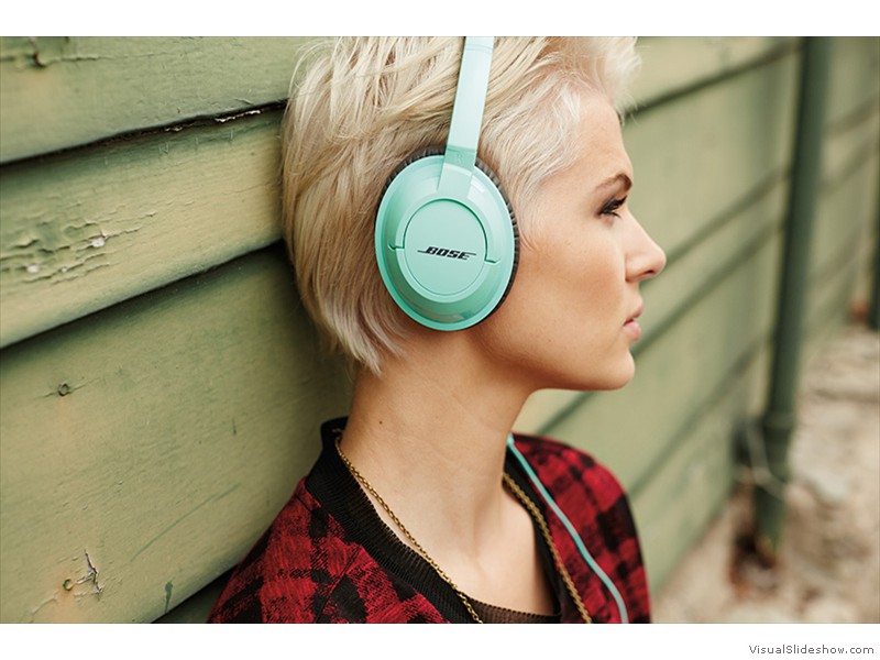 Bose SoundTrue Around-Ear_Environment