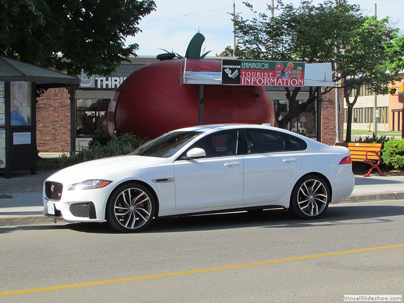 Jaugar XF S photographed in Leamington, Ontario, by the author